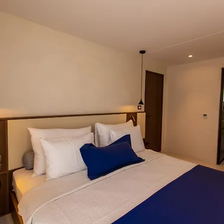 Islet Santorini Infinity Caldera