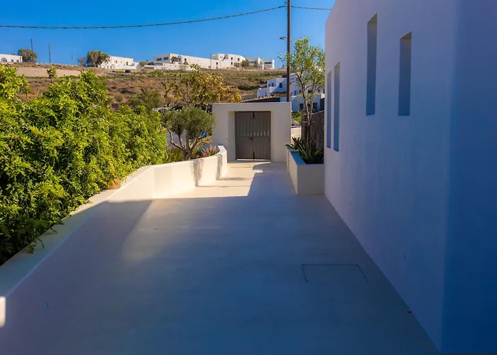 Islet Santorini Infinity Caldera * Fira (Santorini)